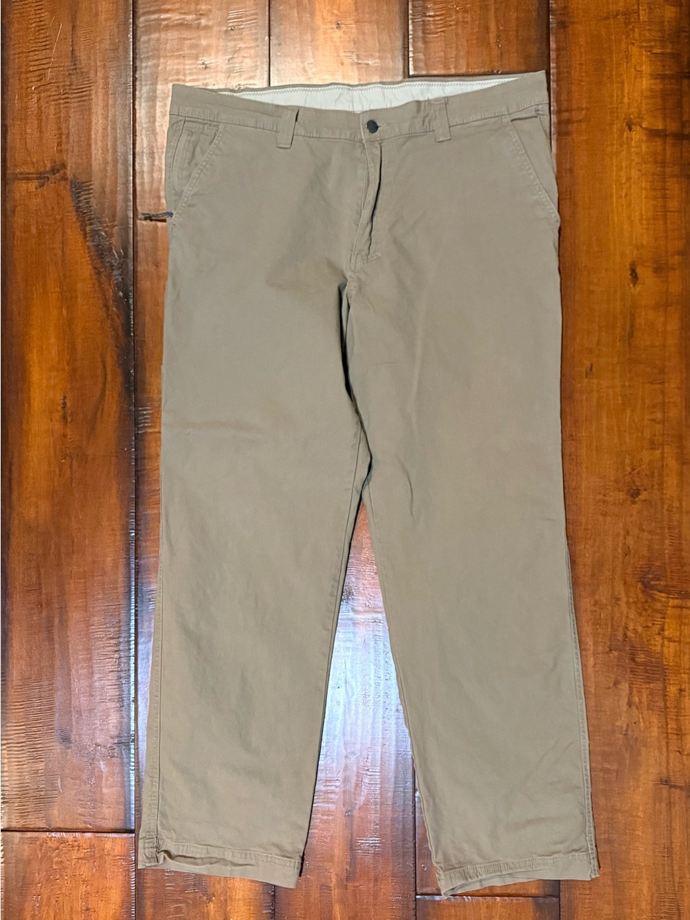 Columbia Men's Chino Pants in Tan